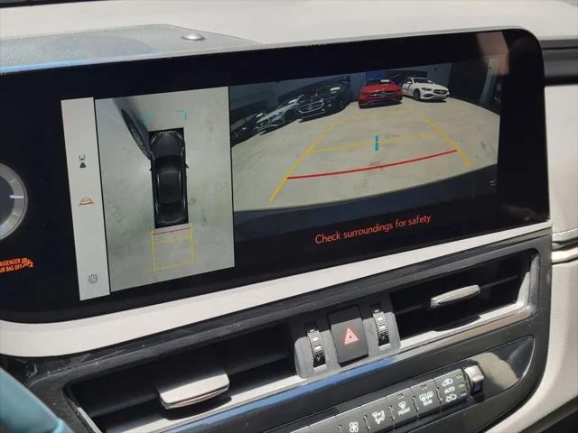 2023 Lexus ES 300h Ultra Luxury