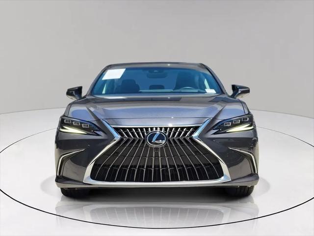 2023 Lexus ES 300h Ultra Luxury