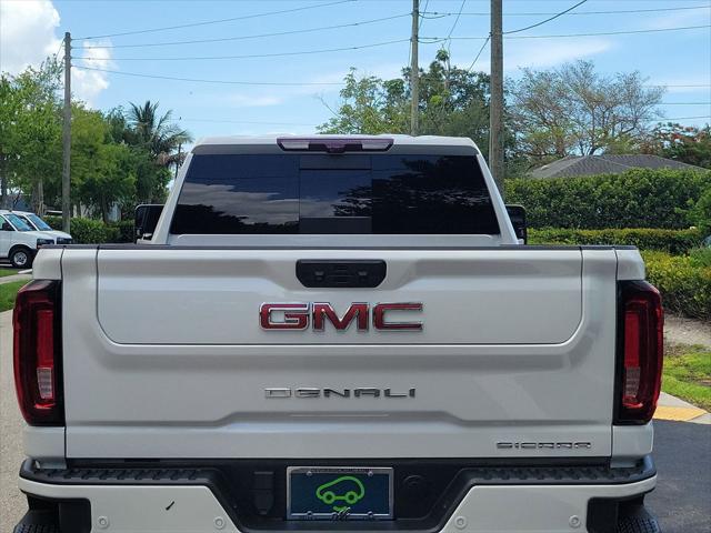 2023 GMC Sierra 2500HD 4WD Crew Cab Standard Bed Denali