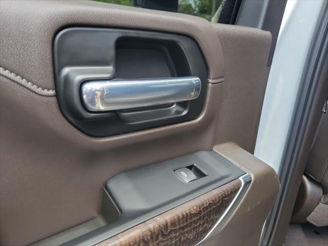 2023 GMC Sierra 2500HD 4WD Crew Cab Standard Bed Denali