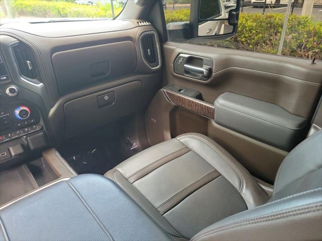 2023 GMC Sierra 2500HD 4WD Crew Cab Standard Bed Denali