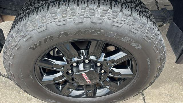 2024 GMC Sierra 2500HD 4WD Crew Cab Standard Bed AT4