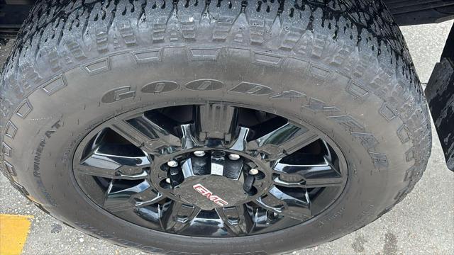 2024 GMC Sierra 2500HD 4WD Crew Cab Standard Bed AT4