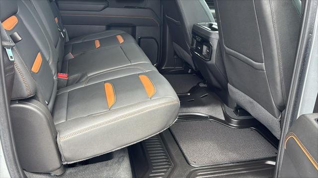 2024 GMC Sierra 2500HD 4WD Crew Cab Standard Bed AT4