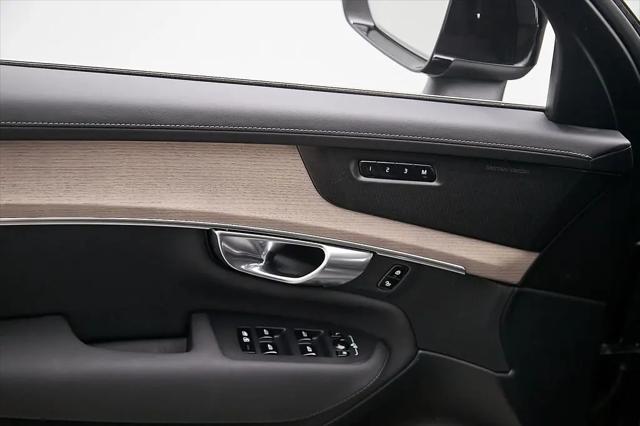 2025 Volvo XC90 Plug-In Hybrid T8 Plus 6-Seater