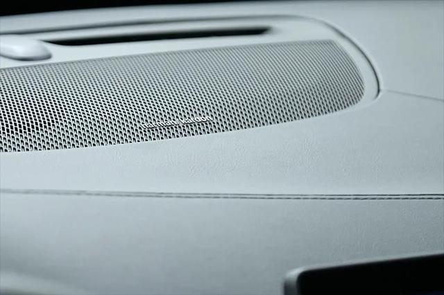 2025 Volvo XC90 Plug-In Hybrid T8 Plus 6-Seater