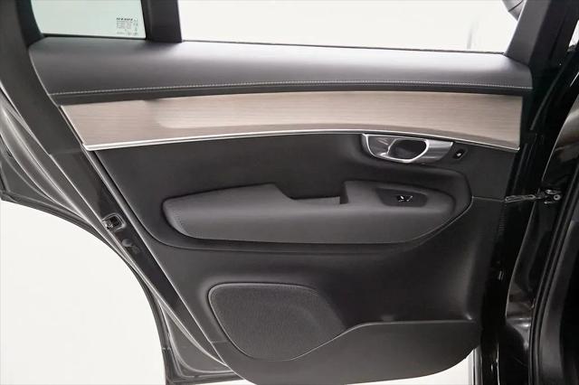 2025 Volvo XC90 Plug-In Hybrid T8 Plus 6-Seater