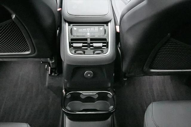 2025 Volvo XC90 Plug-In Hybrid T8 Plus 6-Seater