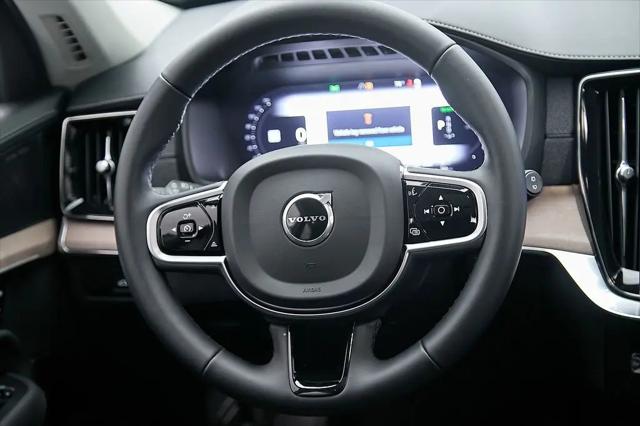 2025 Volvo XC90 Plug-In Hybrid T8 Plus 6-Seater