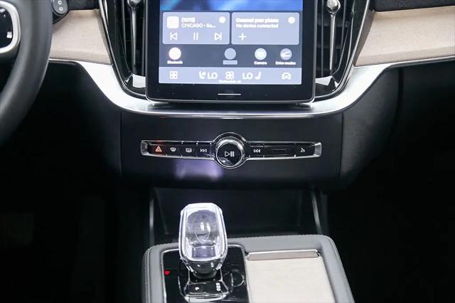 2025 Volvo XC90 Plug-In Hybrid T8 Plus 6-Seater