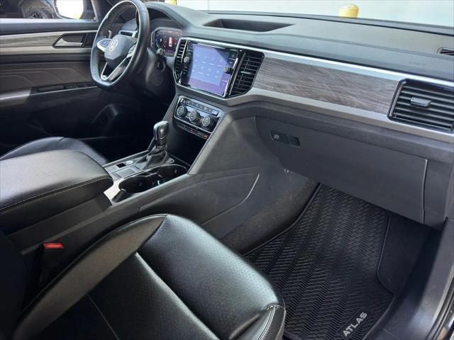 2022 Volkswagen Atlas Cross Sport 2.0T SE w/Technology