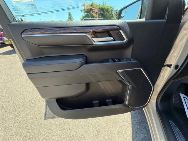 2023 GMC Sierra 1500 4WD Crew Cab Short Box Elevation with 3VL