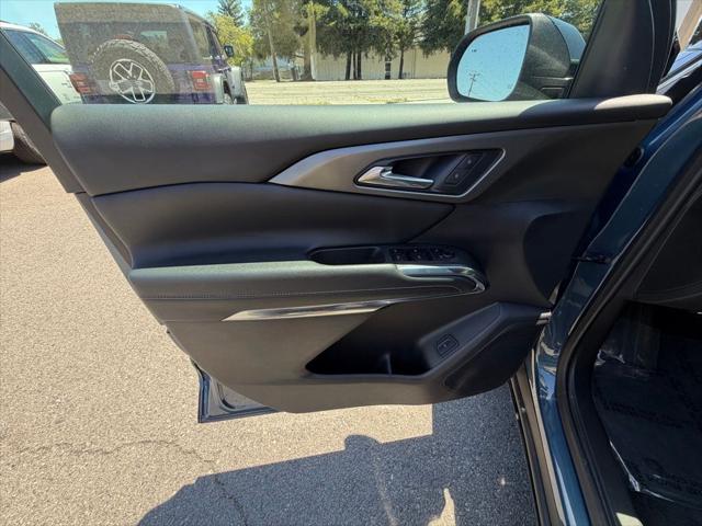 2025 Chevrolet Traverse AWD LT