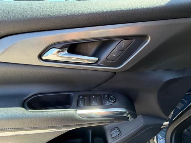 2025 Chevrolet Traverse AWD LT