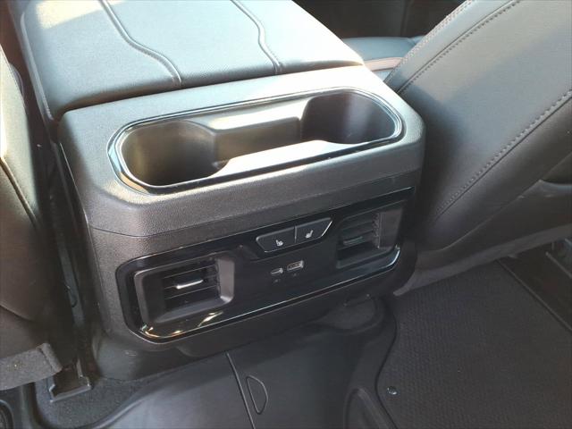 2025 GMC Sierra 2500HD 4WD Crew Cab Standard Bed AT4