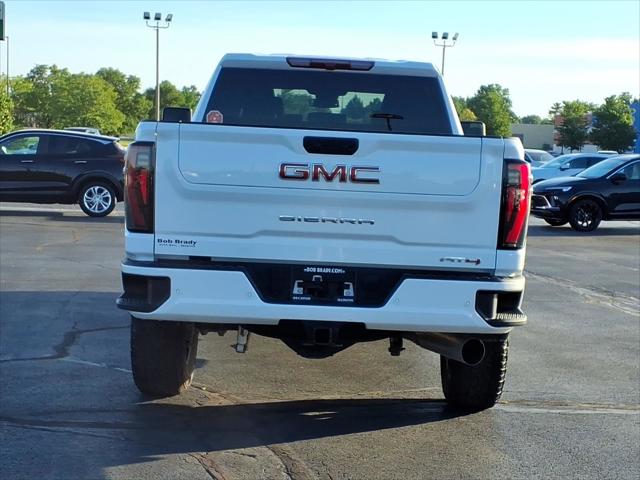 2025 GMC Sierra 2500HD 4WD Crew Cab Standard Bed AT4