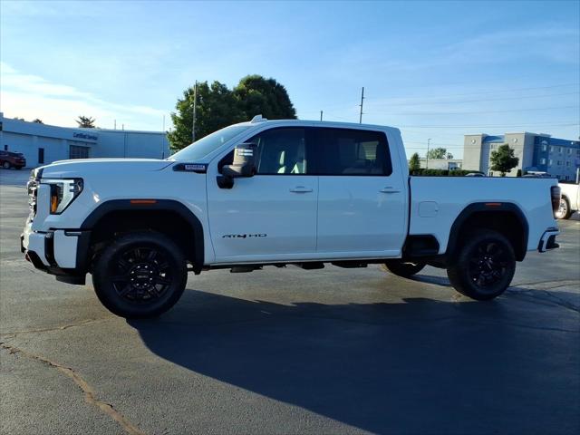 2025 GMC Sierra 2500HD 4WD Crew Cab Standard Bed AT4