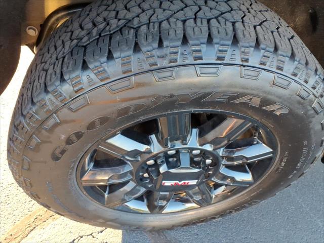 2025 GMC Sierra 2500HD 4WD Crew Cab Standard Bed AT4