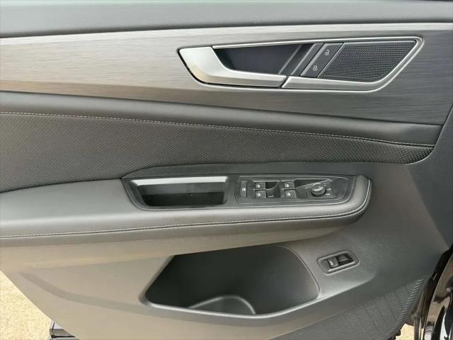2026 Volkswagen Atlas Cross Sport SE with Technology
