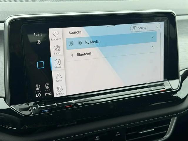 2026 Volkswagen Atlas Cross Sport SE with Technology