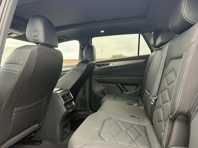 2026 Volkswagen Atlas Cross Sport SE with Technology