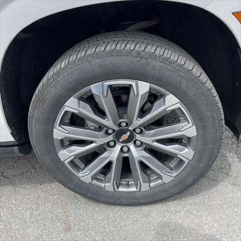 2025 Chevrolet Suburban 4WD High Country