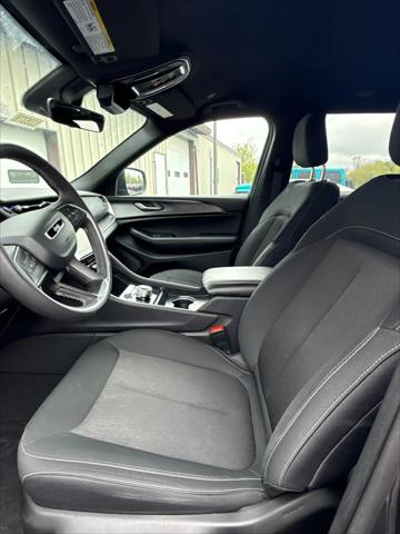 2025 Jeep Grand Cherokee L Laredo 4x4