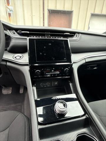 2025 Jeep Grand Cherokee L Laredo 4x4