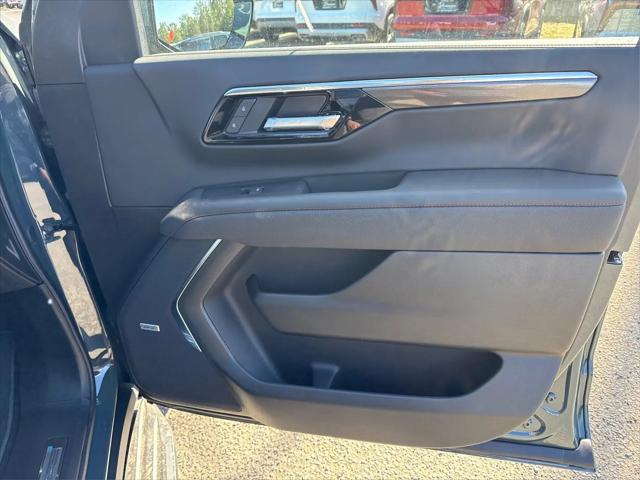 2026 Chevrolet Suburban RST, 4WD