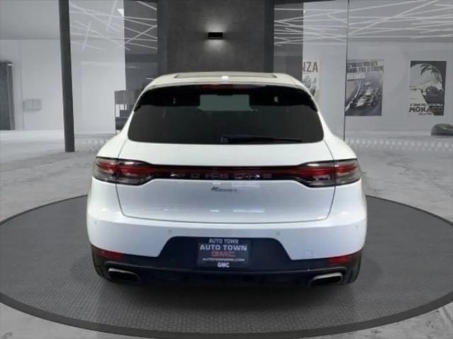2019 Porsche Macan Macan