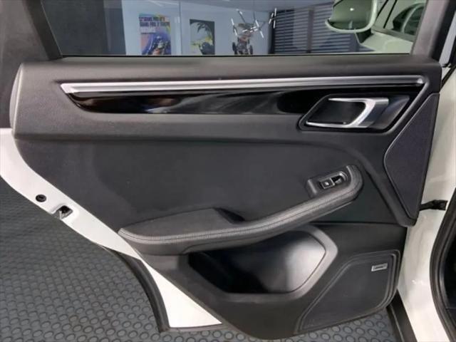 2019 Porsche Macan Macan