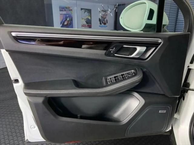 2019 Porsche Macan Macan