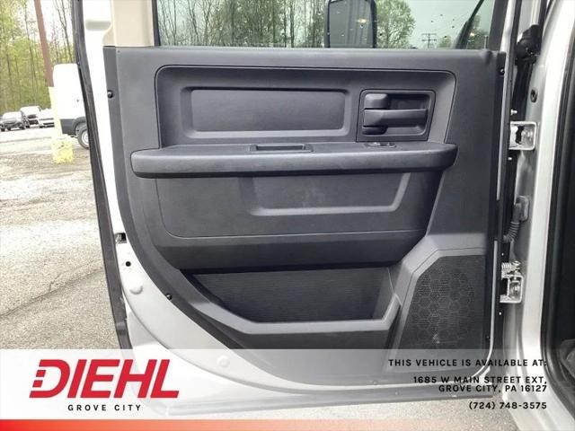2017 RAM 2500 Tradesman Crew Cab 4x4 8 Box