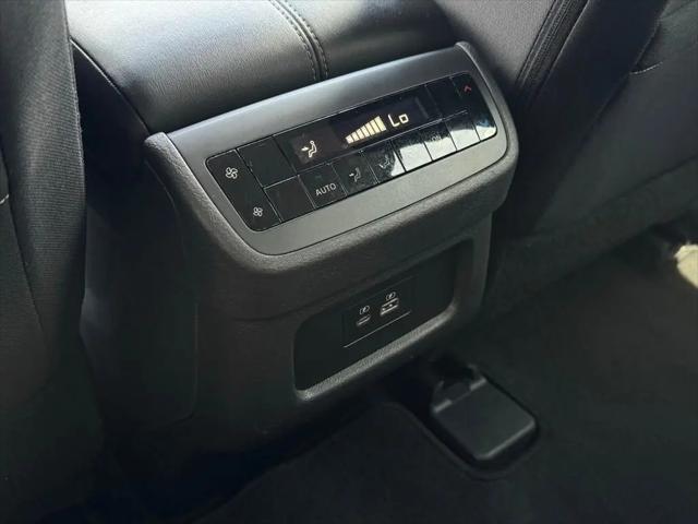 2024 Nissan Pathfinder SV FWD