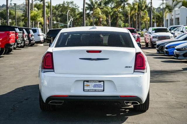 2021 Chrysler 300 Touring