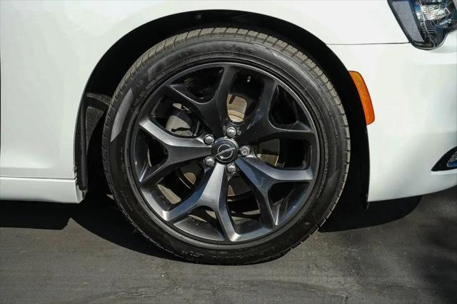 2021 Chrysler 300 Touring