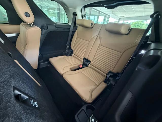 2026 Land Rover Discovery Tempest Edition