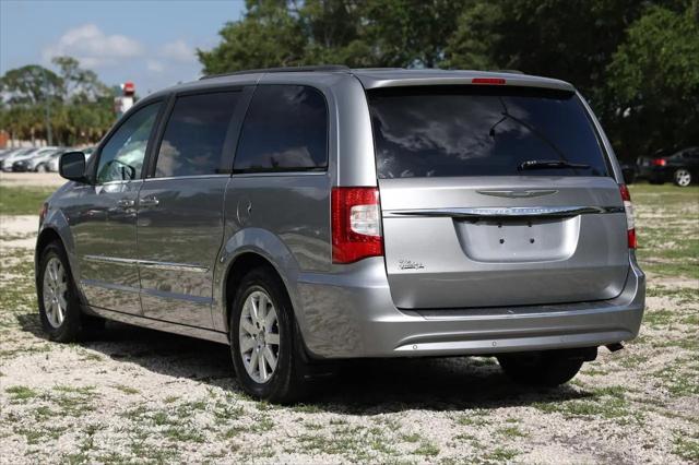 2013 Chrysler Town & Country Touring