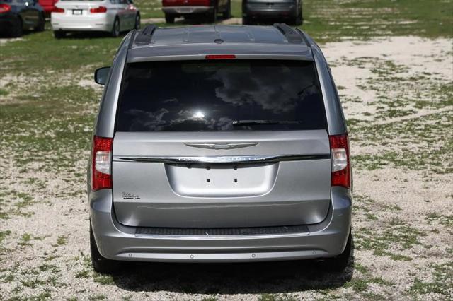 2013 Chrysler Town & Country Touring