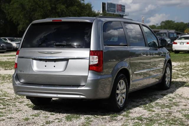 2013 Chrysler Town & Country Touring