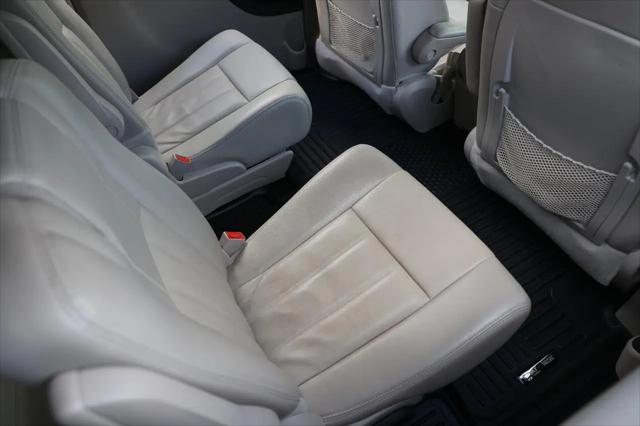 2013 Chrysler Town & Country Touring
