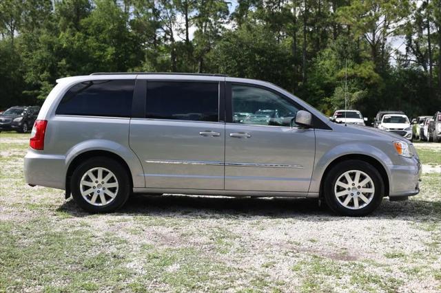 2013 Chrysler Town & Country Touring