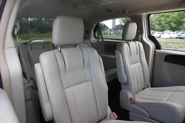 2013 Chrysler Town & Country Touring