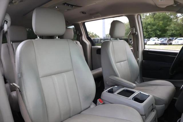 2013 Chrysler Town & Country Touring