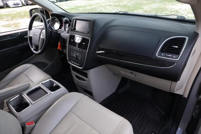 2013 Chrysler Town & Country Touring