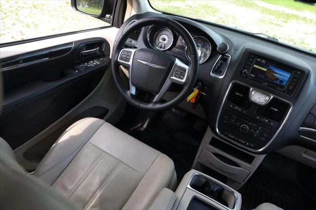 2013 Chrysler Town & Country Touring