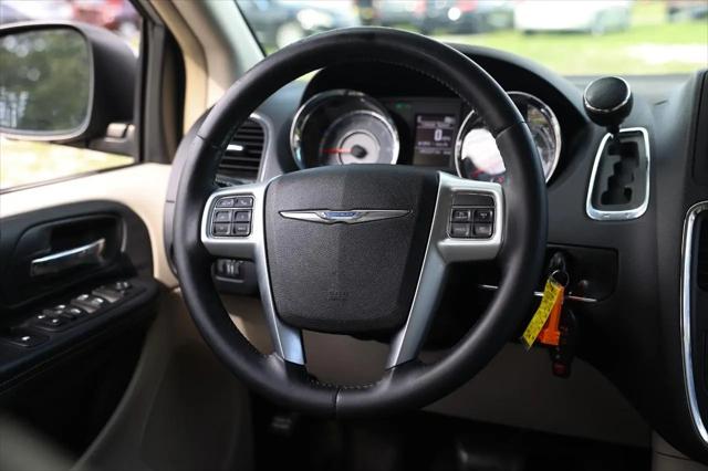 2013 Chrysler Town & Country Touring