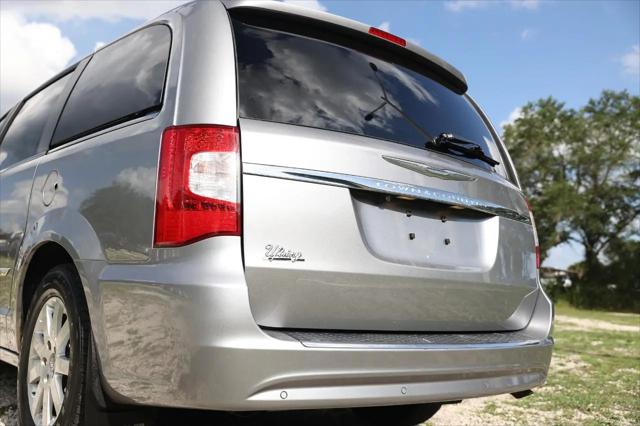 2013 Chrysler Town & Country Touring