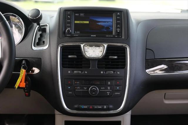 2013 Chrysler Town & Country Touring