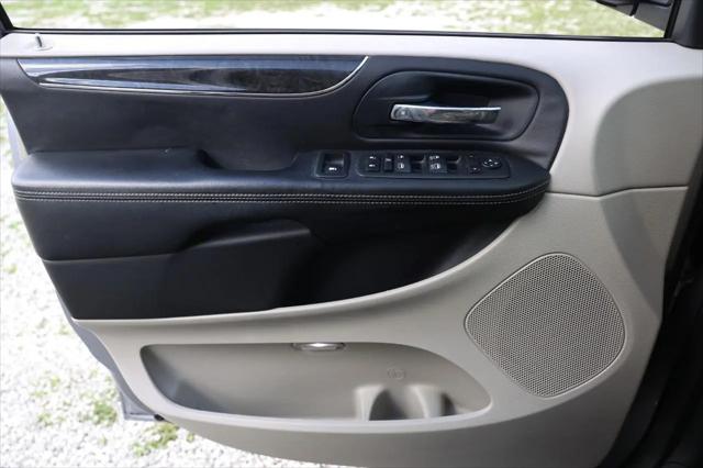 2013 Chrysler Town & Country Touring